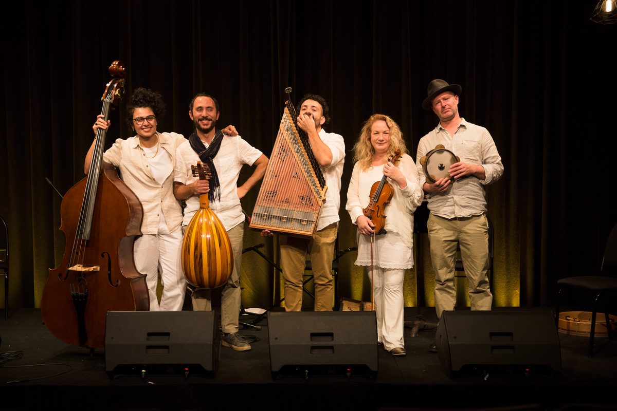 Ṣaltanah ensemble on stage